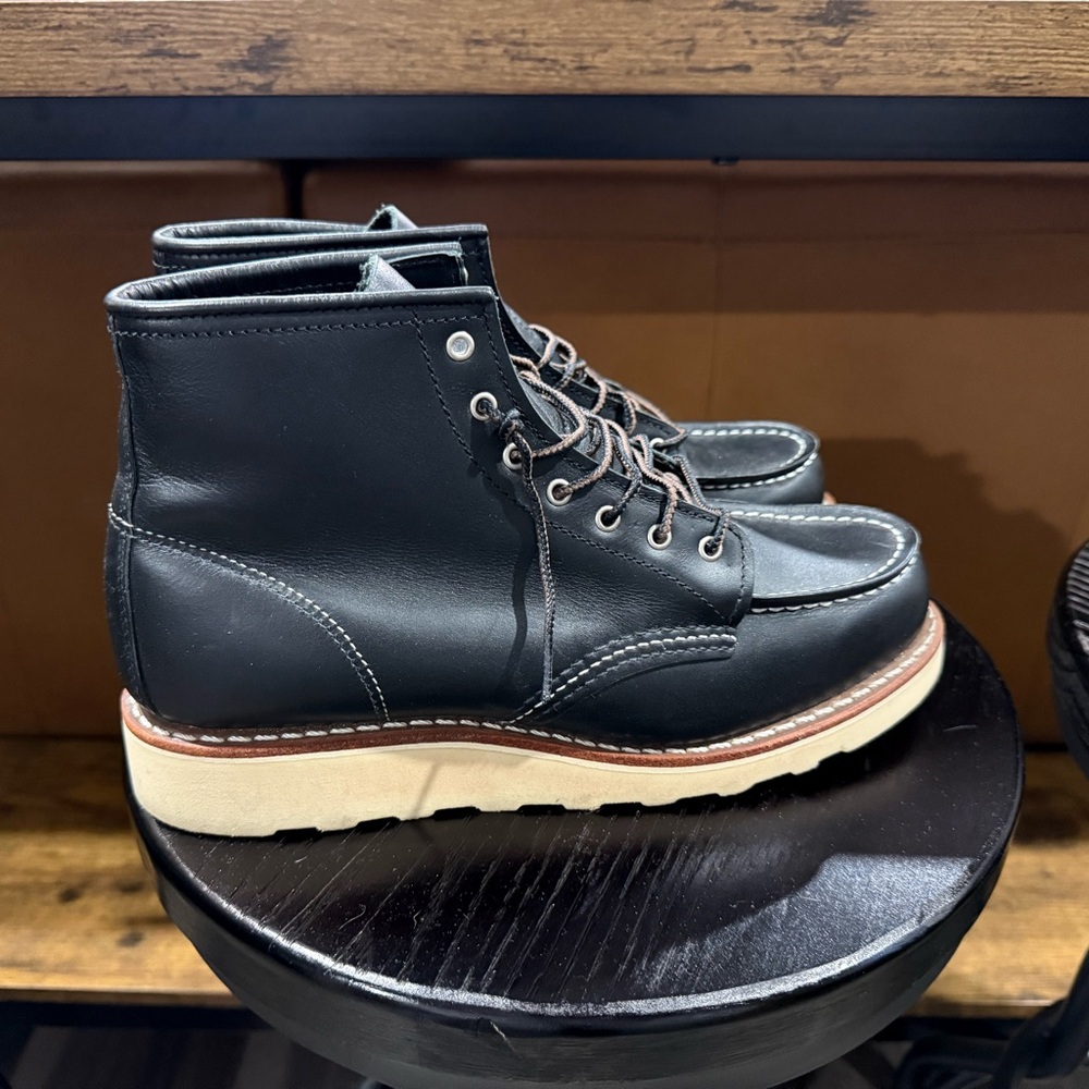 Red Wing Black Leather  Boots